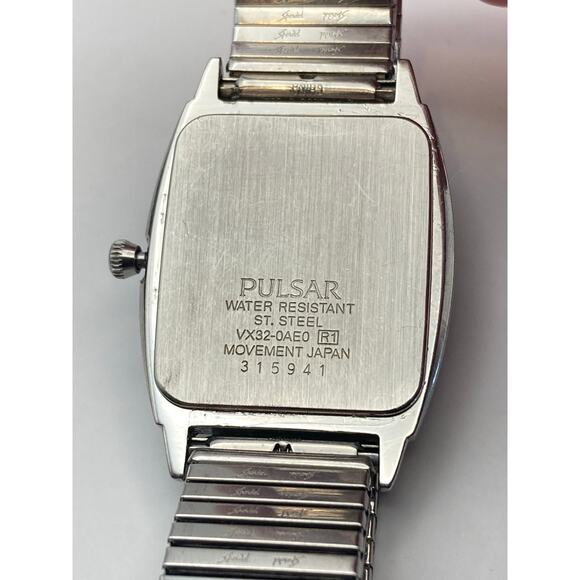 Pulsar Mens Womens Tank Watch 31mm New Battery Expandable Band Date WR - Picture 9 of 9